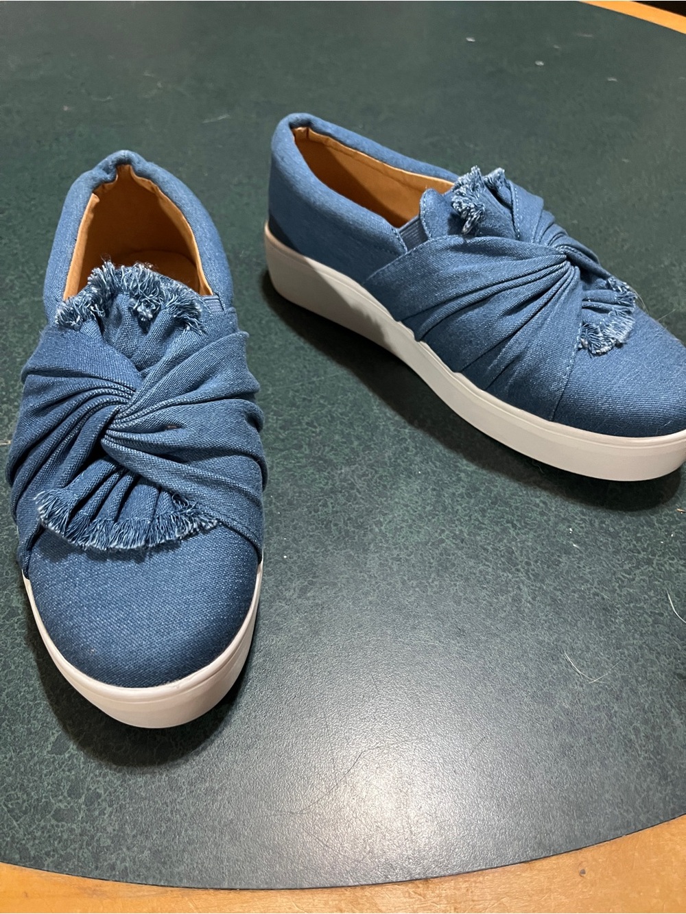 Catherine Malandrino Women's Blue Knot-Front Slip-On Sneakers 8